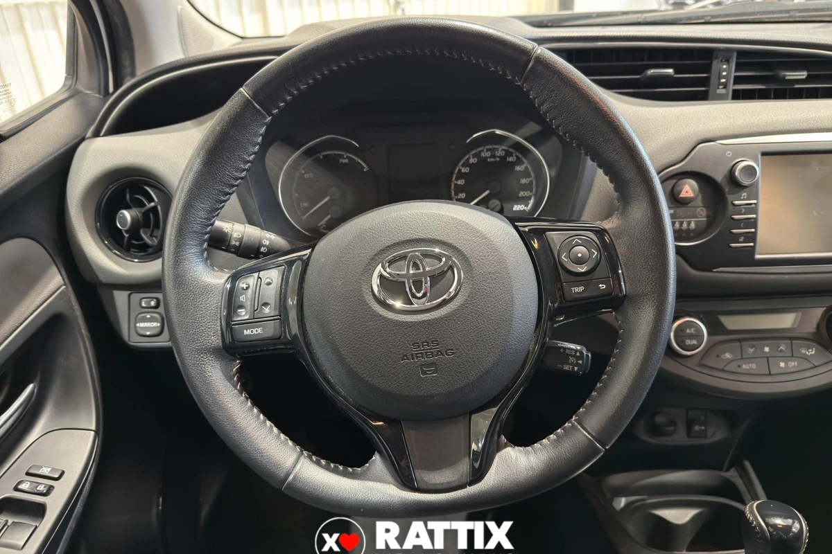 TOYOTA Yaris Yaris 1.5h Active